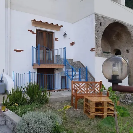 La Casa Nella Roccia Vakantiehuis Amalfi