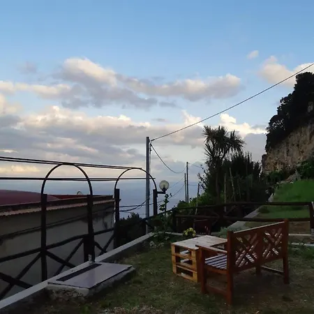 La Casa Nella Roccia *