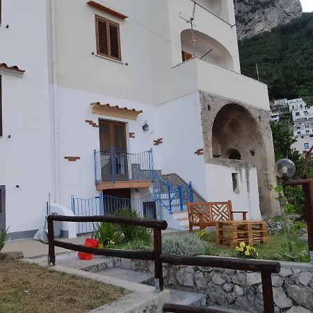 La Casa Nella Roccia Vakantiehuis