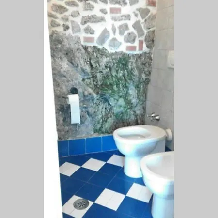 La Casa Nella Roccia