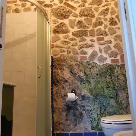 La Casa Nella Roccia